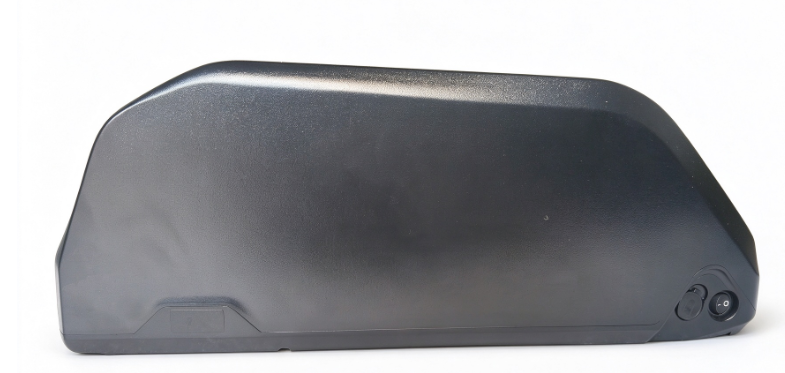 QL200 battery pack with dark curved housing and flat front panel